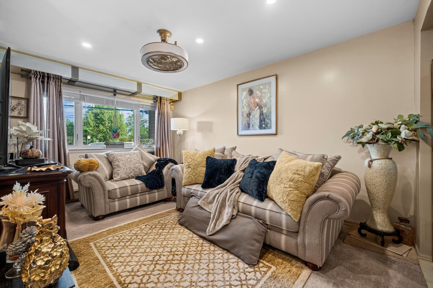 7941 SEAVIEW Avenue E1