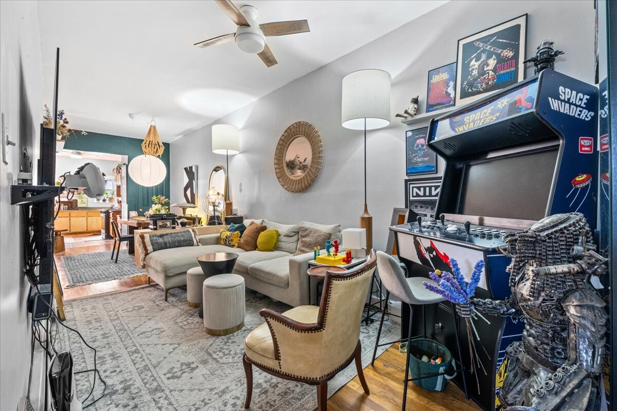 124 GROVE Street 4