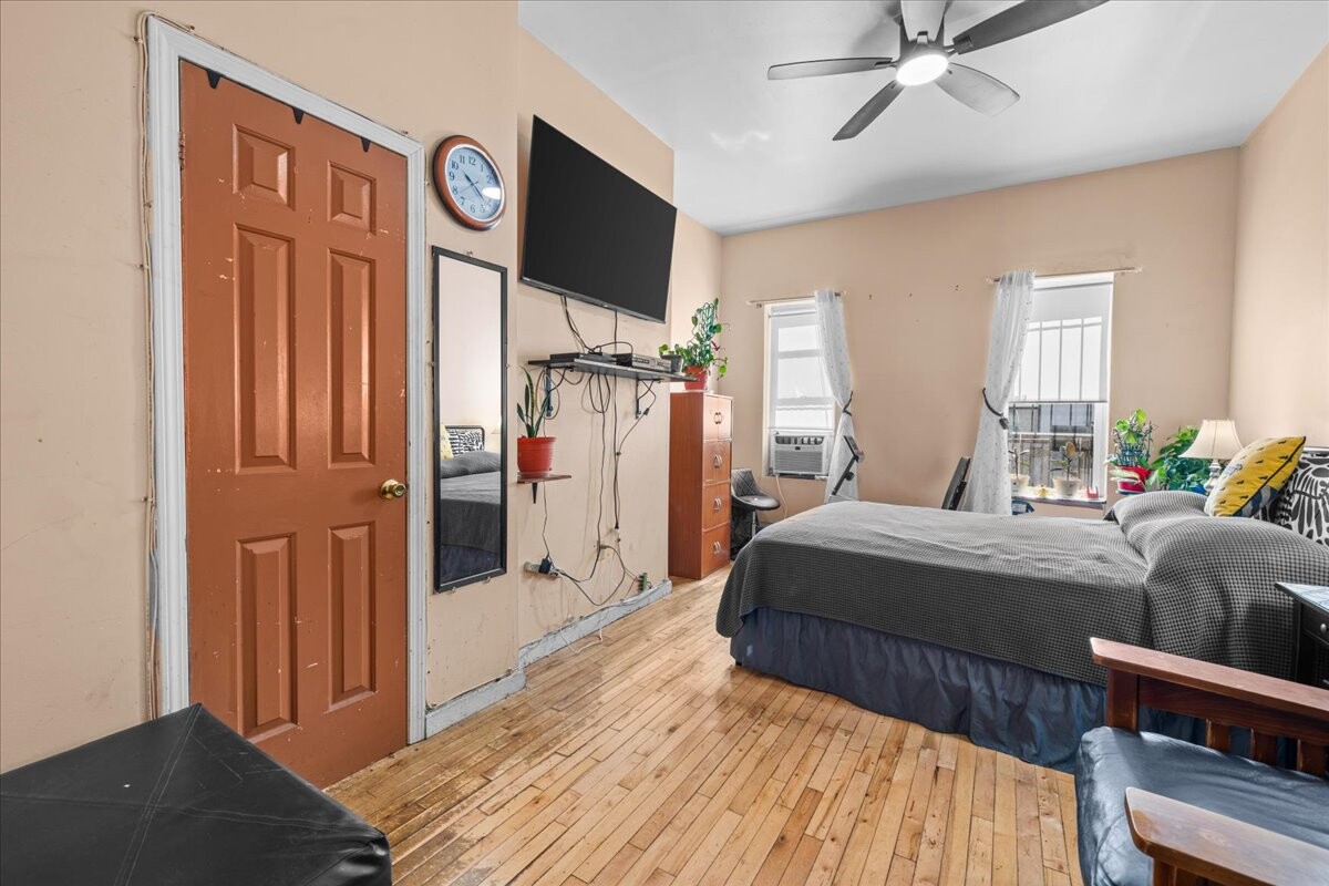 124 GROVE Street 4