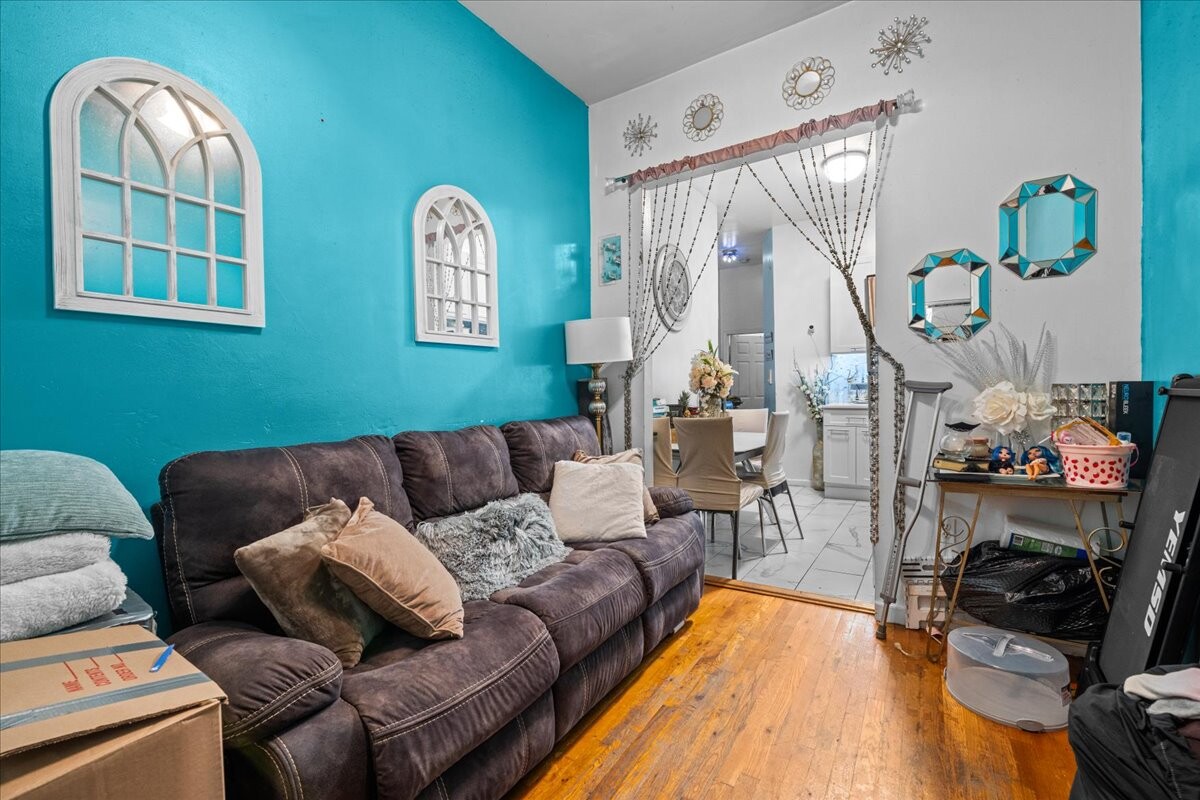 124 GROVE Street 4