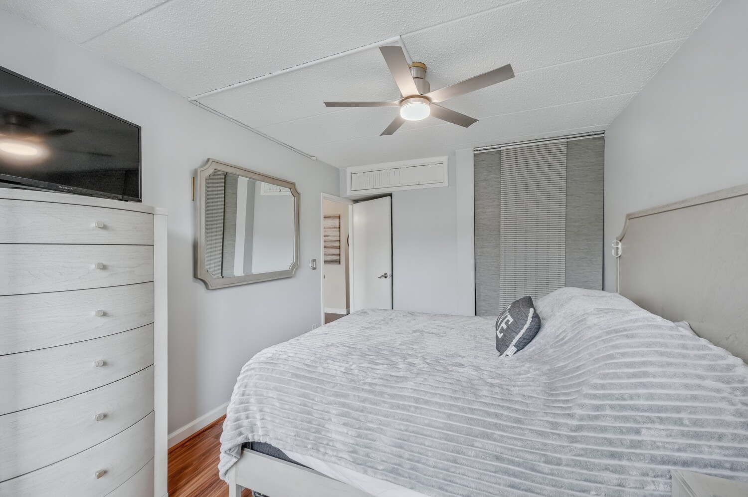9977 SHORE Road 11D
