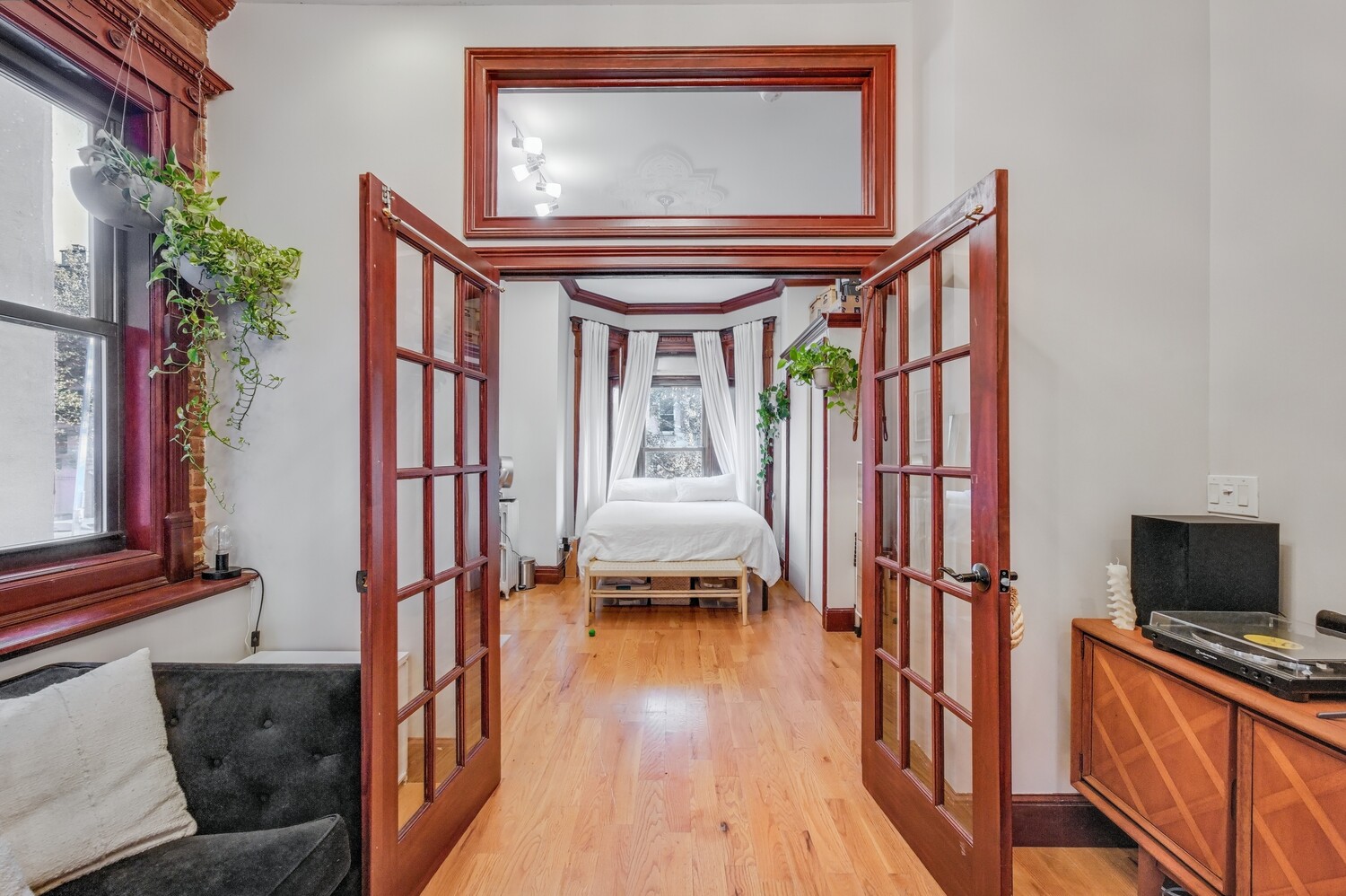 697 JEFFERSON Avenue