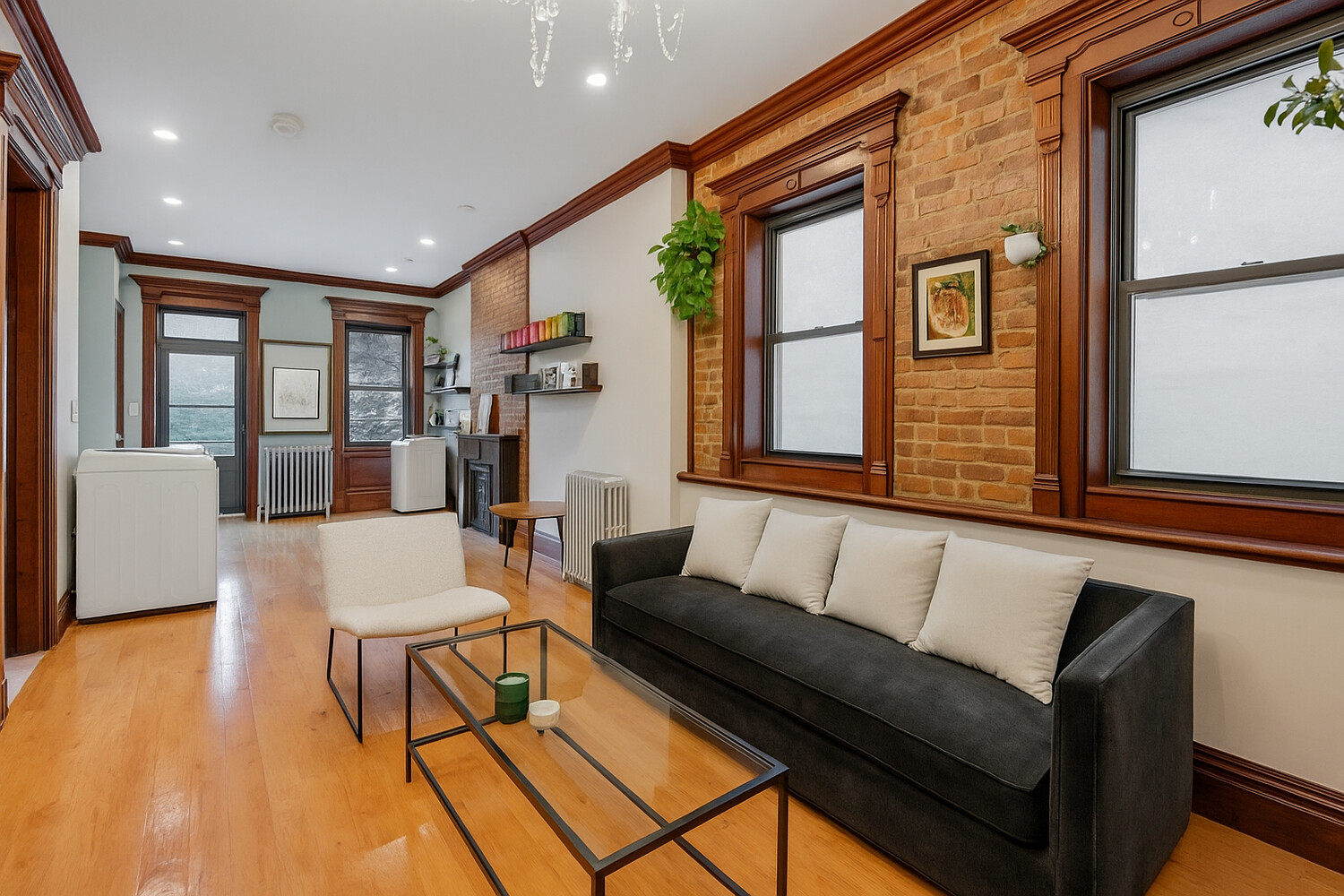 697 JEFFERSON Avenue