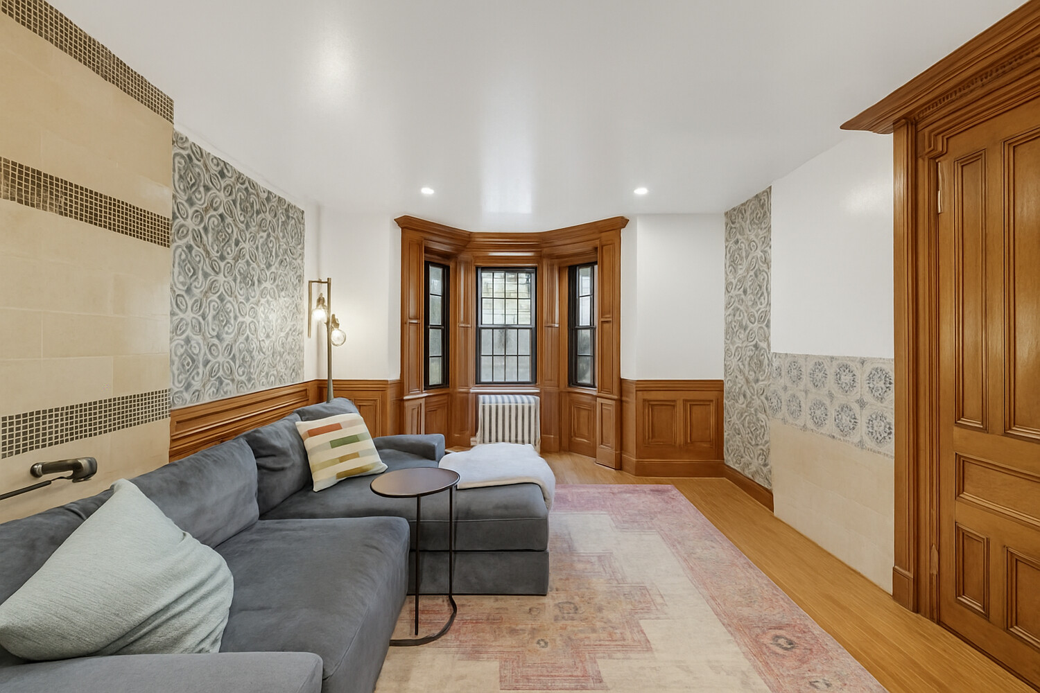 697 JEFFERSON Avenue