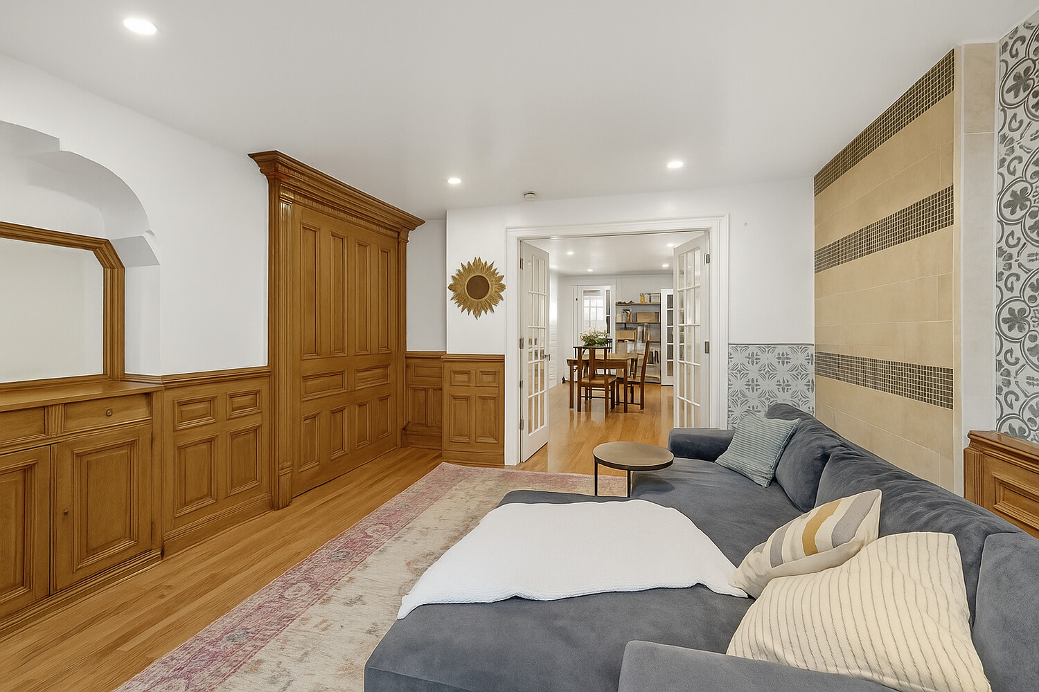 697 JEFFERSON Avenue