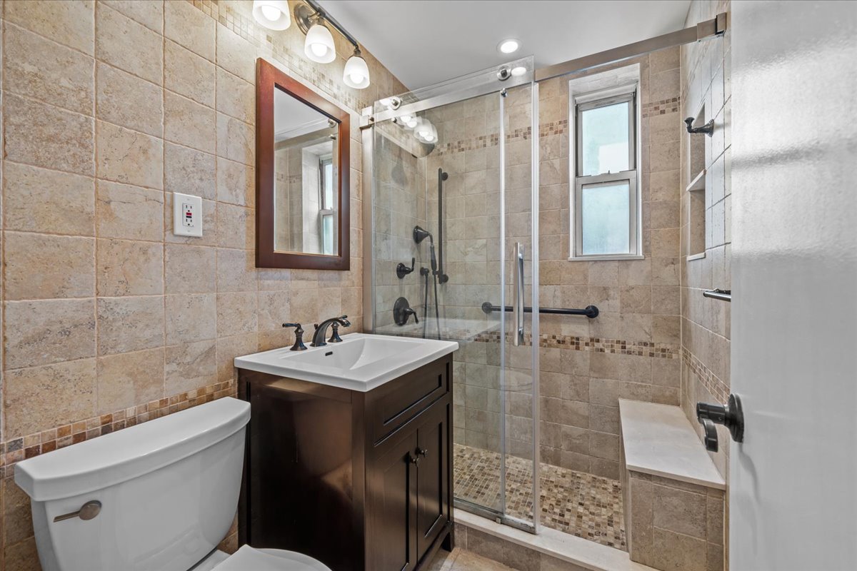 221 MCDONALD Avenue 6R