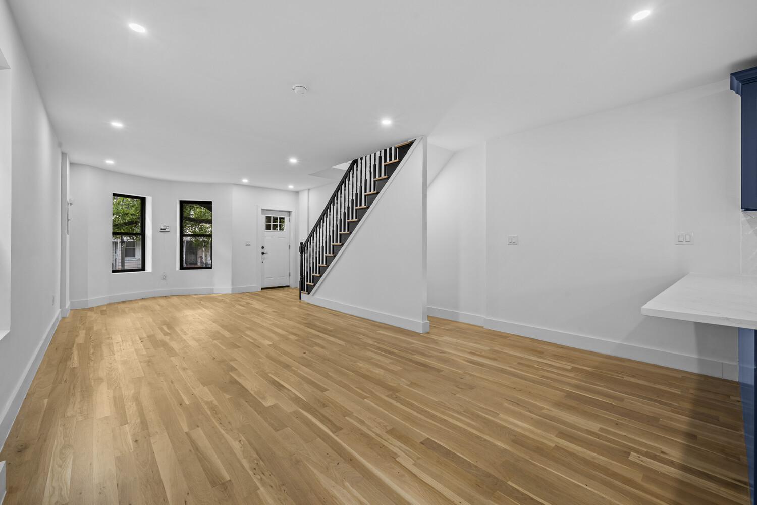 371 GRANT Avenue