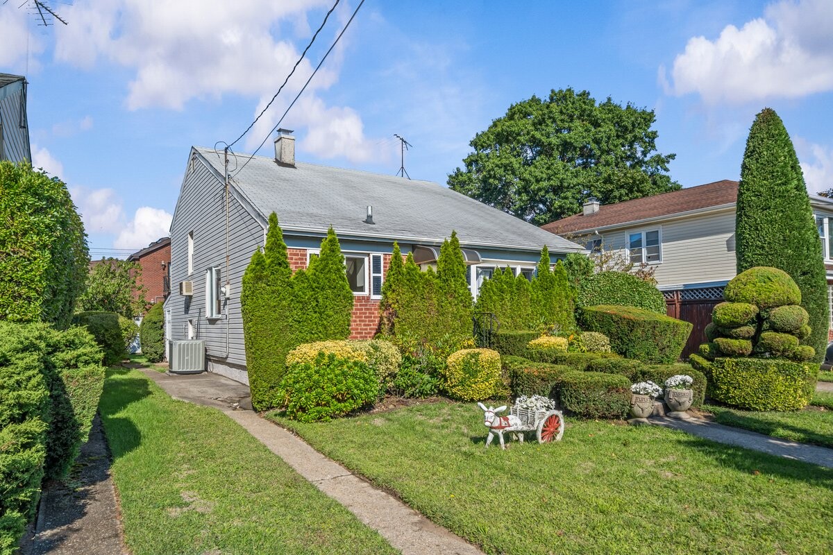 2416 E 66TH Street