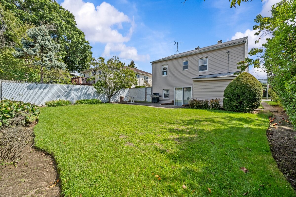 2416 E 66TH Street