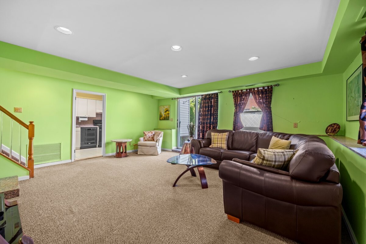 2416 E 66TH Street