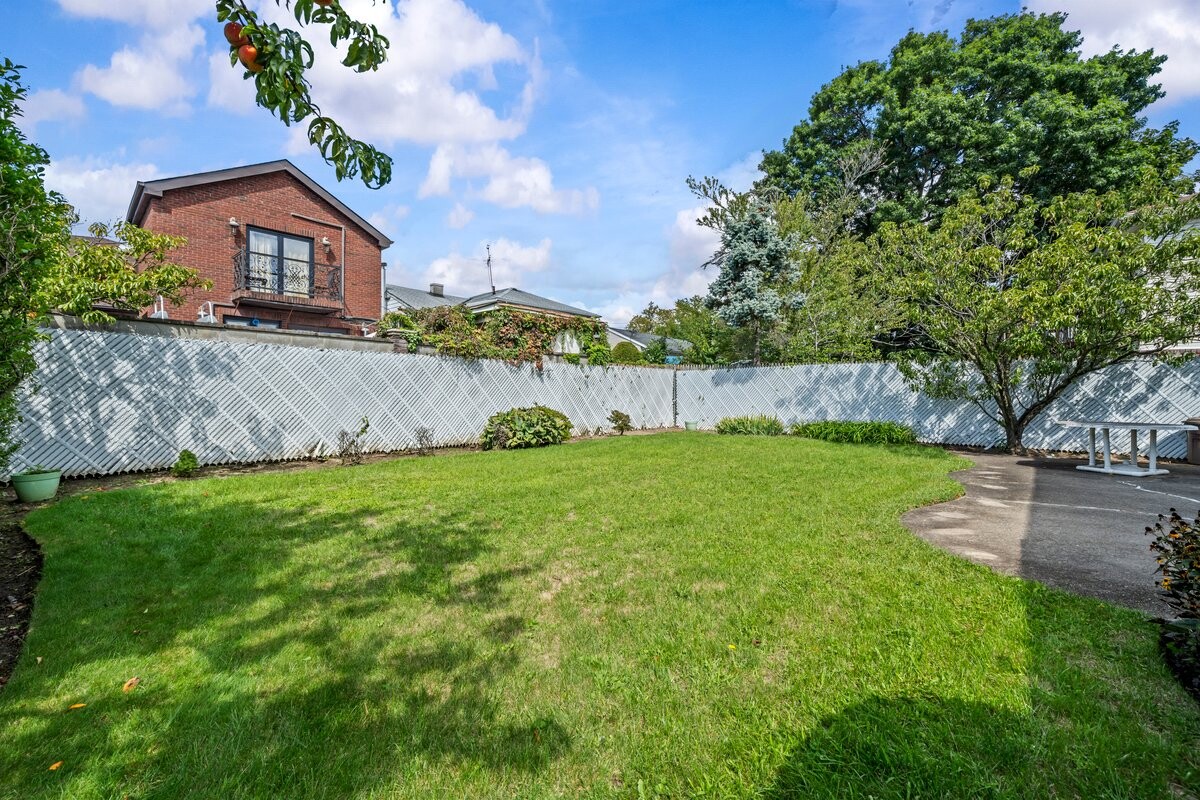 2416 E 66TH Street