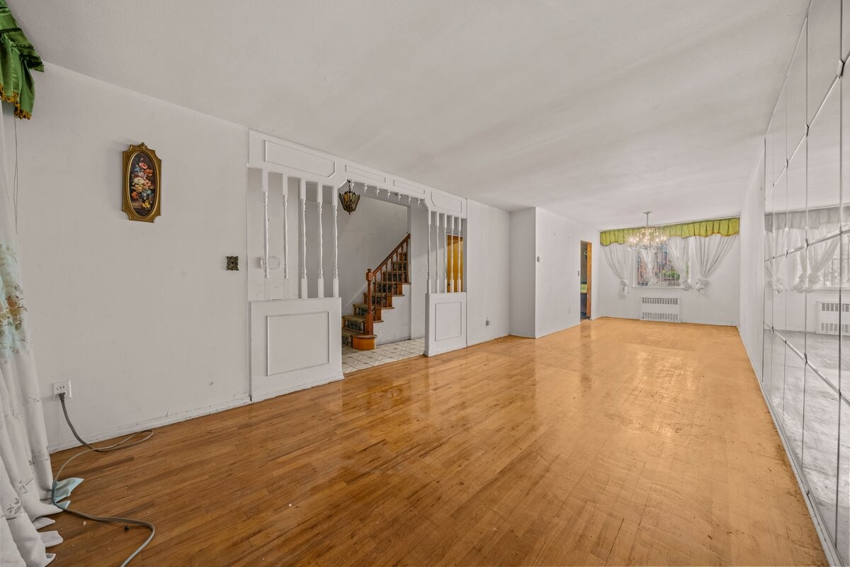 328 WORTMAN Avenue HSE