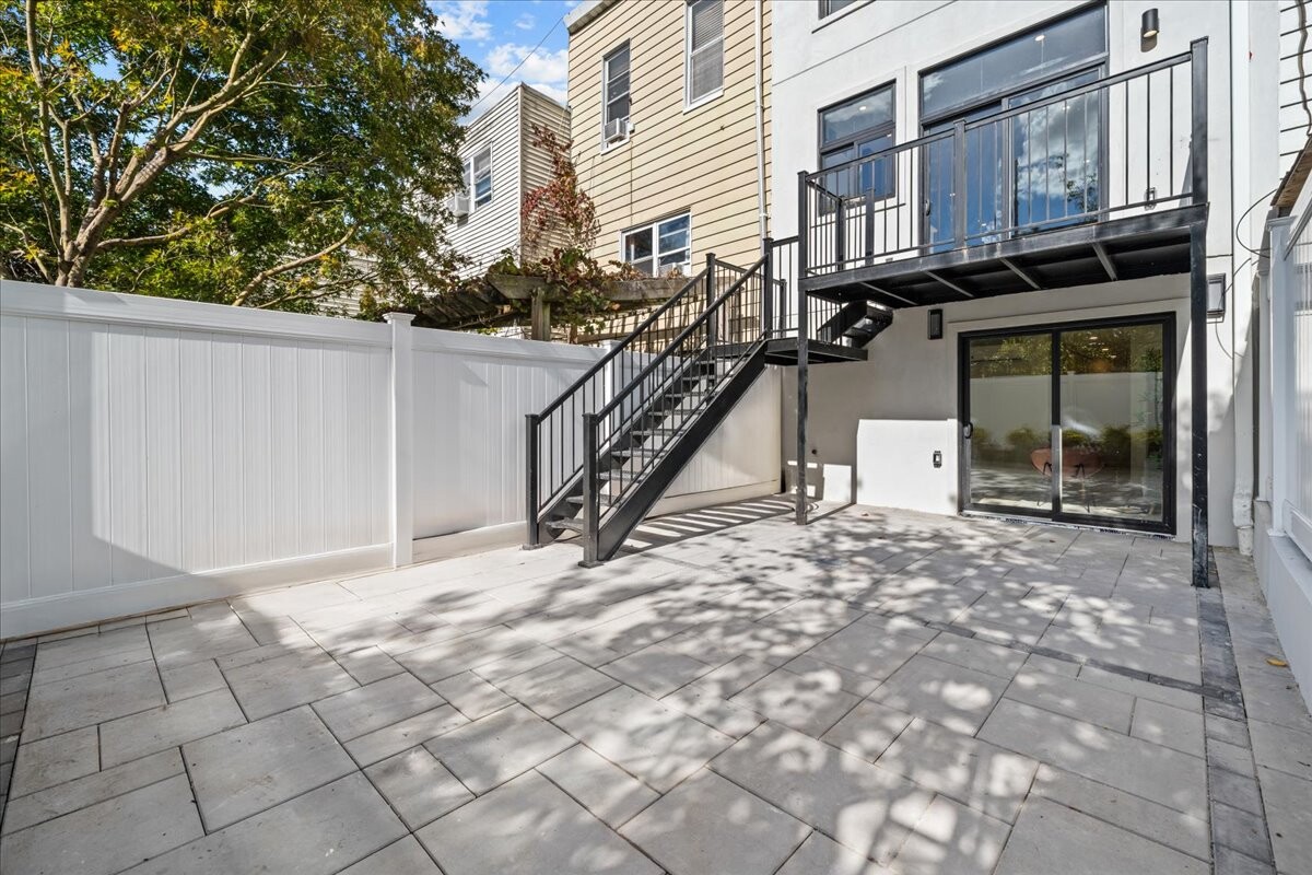 300 18TH Street