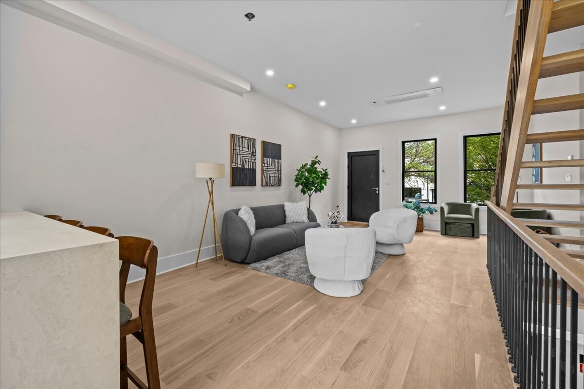 300 18TH Street