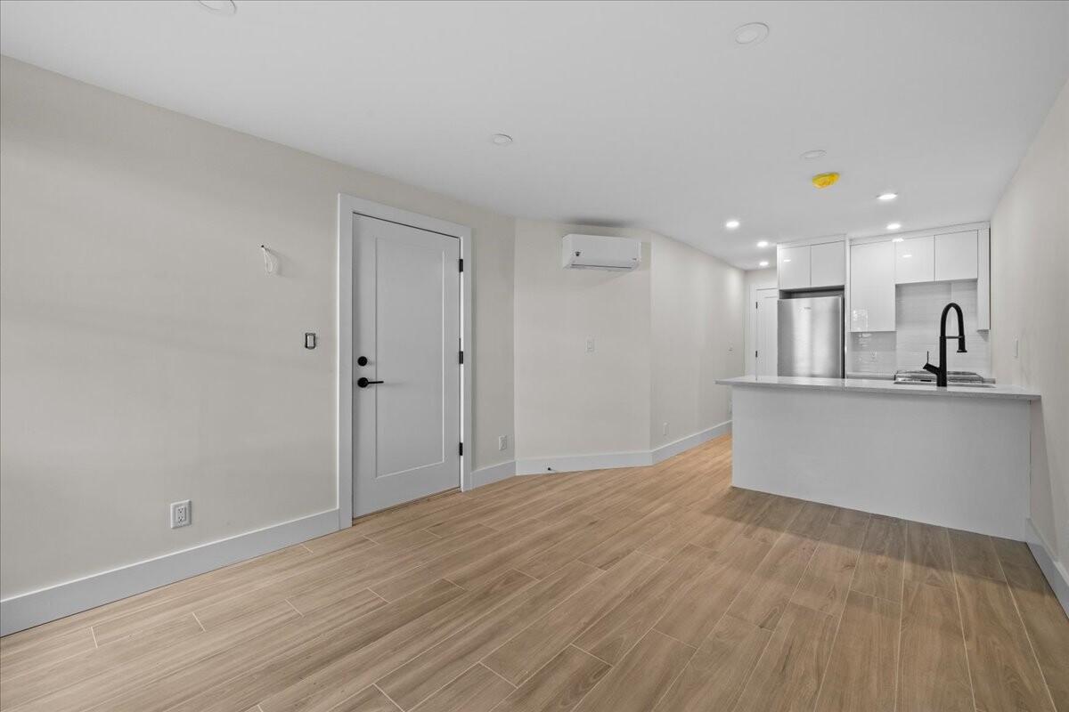 300 18TH Street