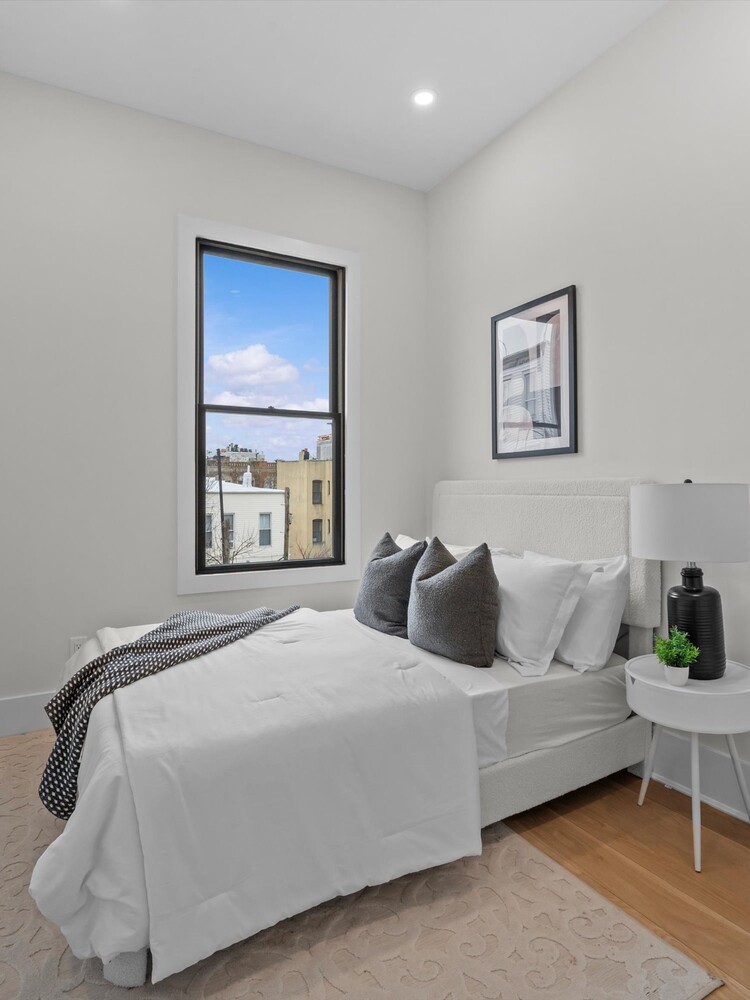 300 18TH Street