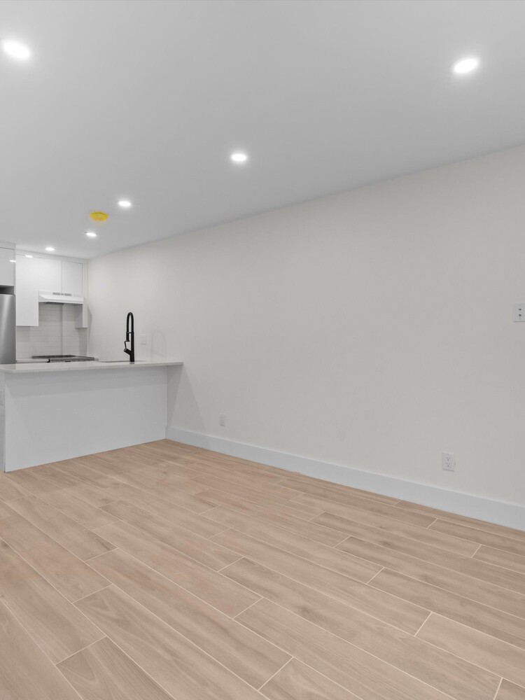 300 18TH Street