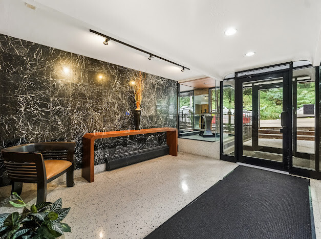 2750 JOHNSON Avenue 7J