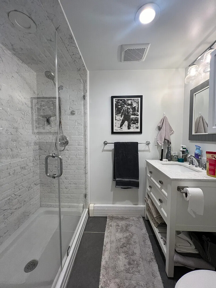 137 BEACH 126TH Street 1STFLOOR