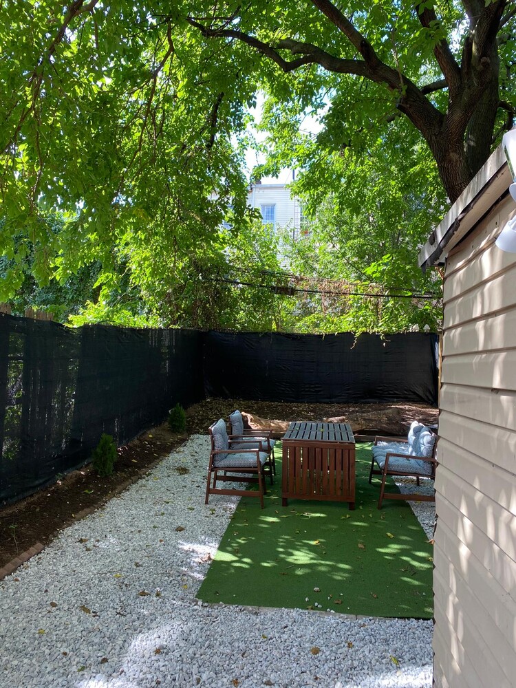 1179 JEFFERSON Avenue