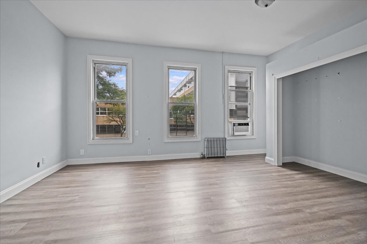 873 GRAND Street