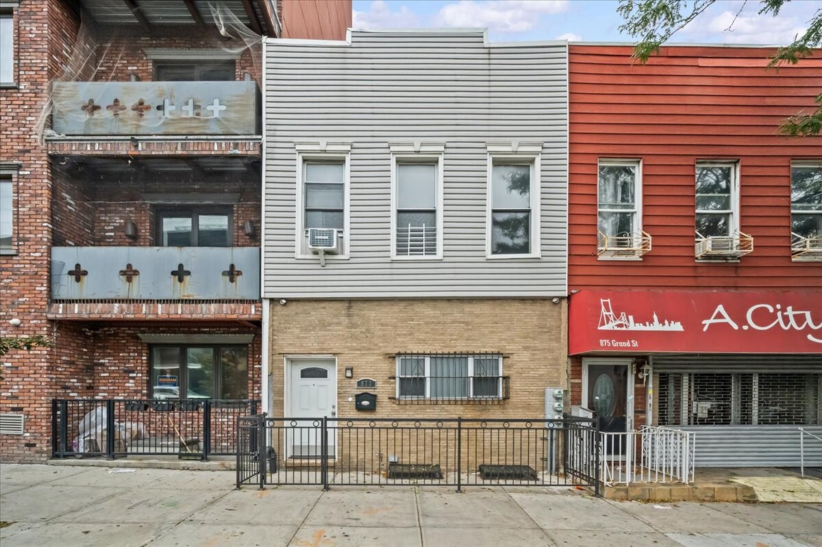873 GRAND Street