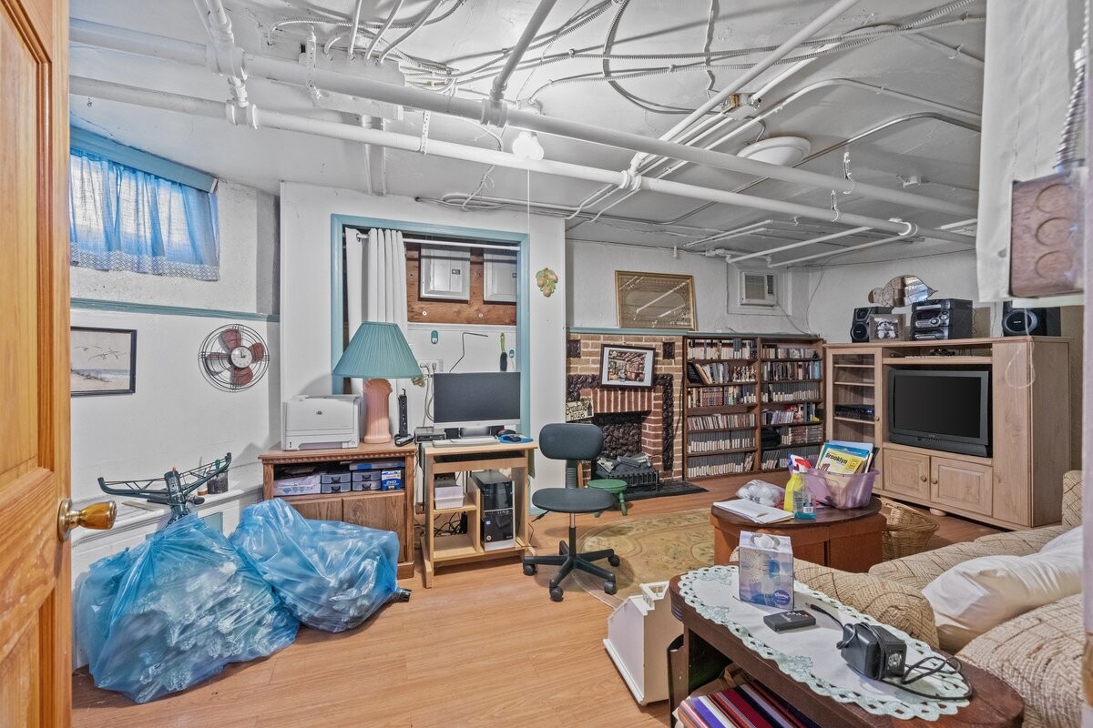 2147 SCHENECTADY Avenue