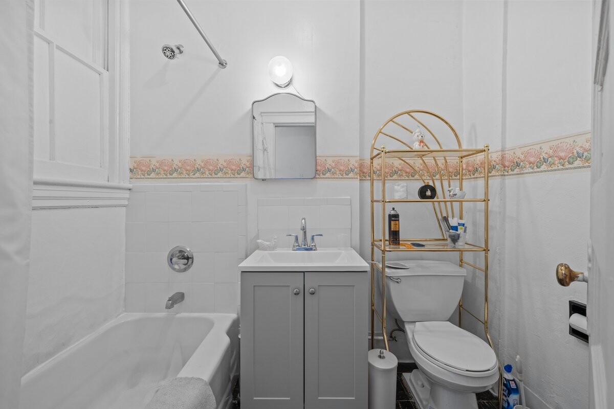 2147 SCHENECTADY Avenue