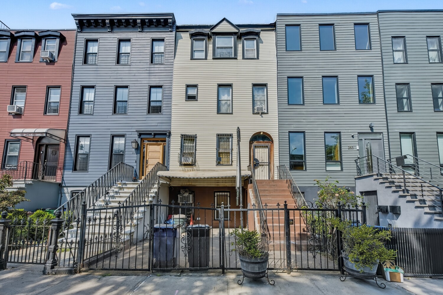 251 MACON Street