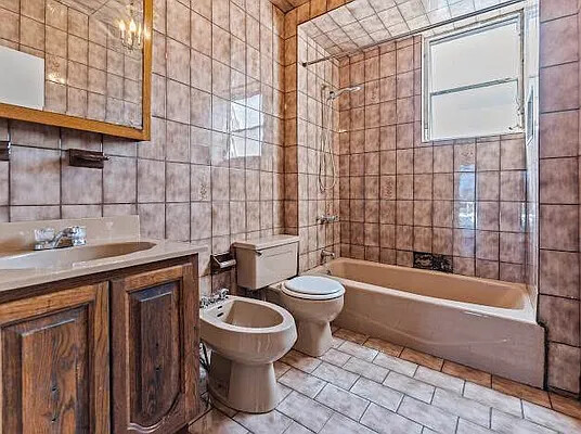 252A 22ND Street
