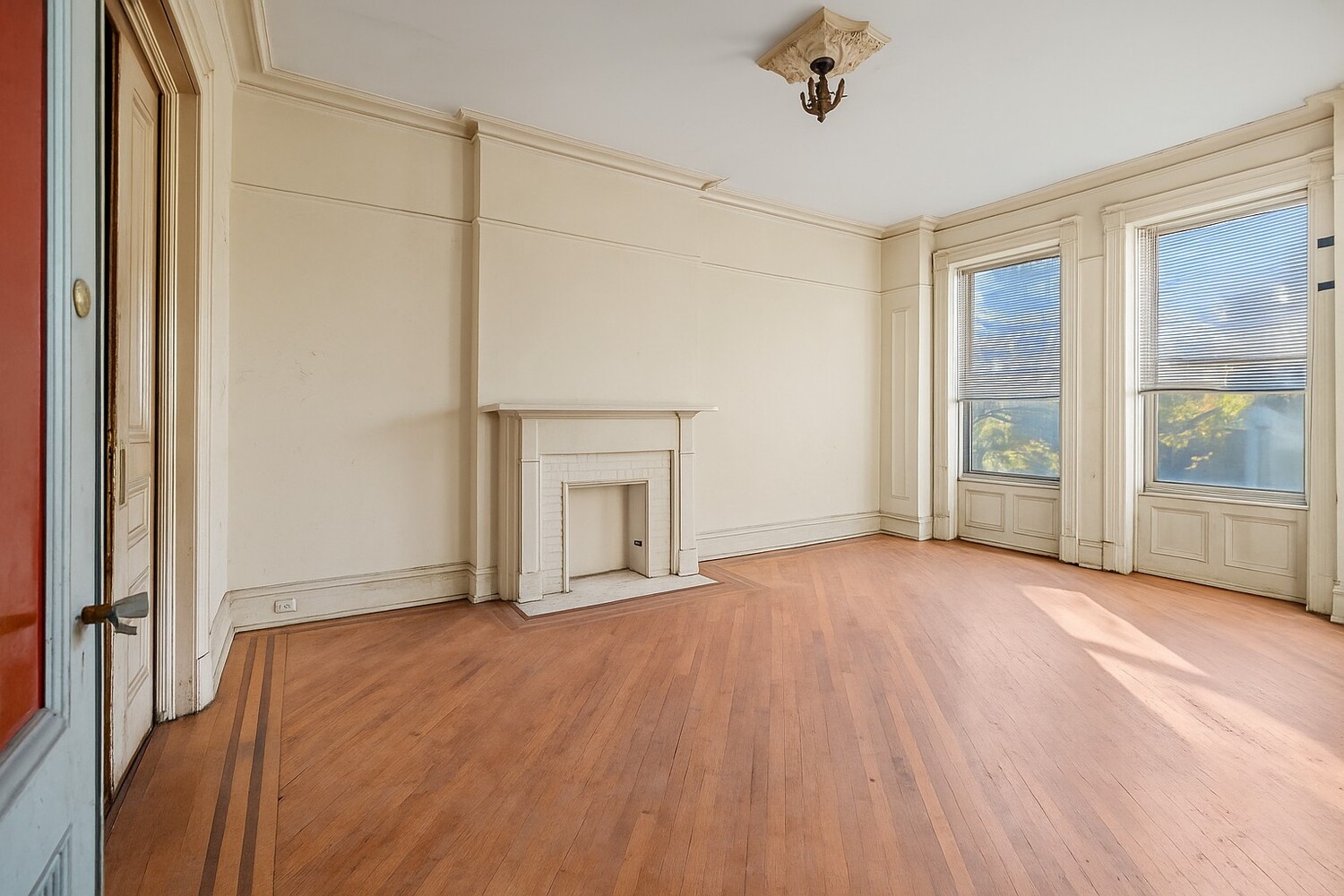 593 BAINBRIDGE Street