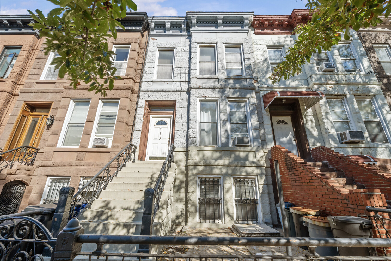 593 BAINBRIDGE Street