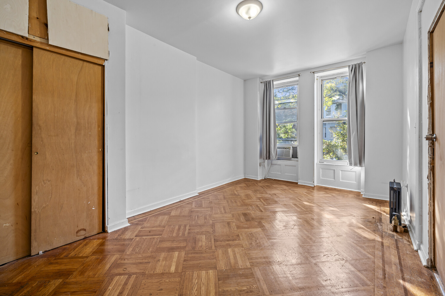 593 BAINBRIDGE Street