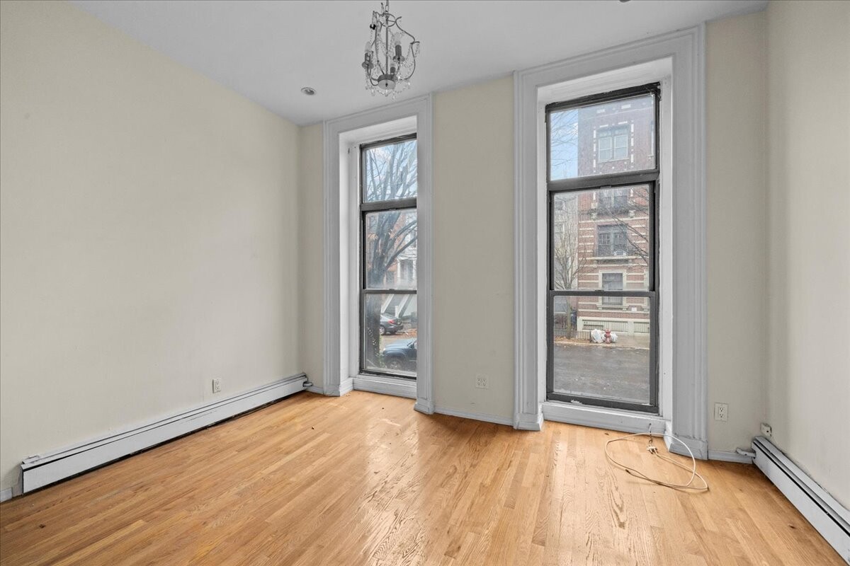 135 ST JAMES Place HSE