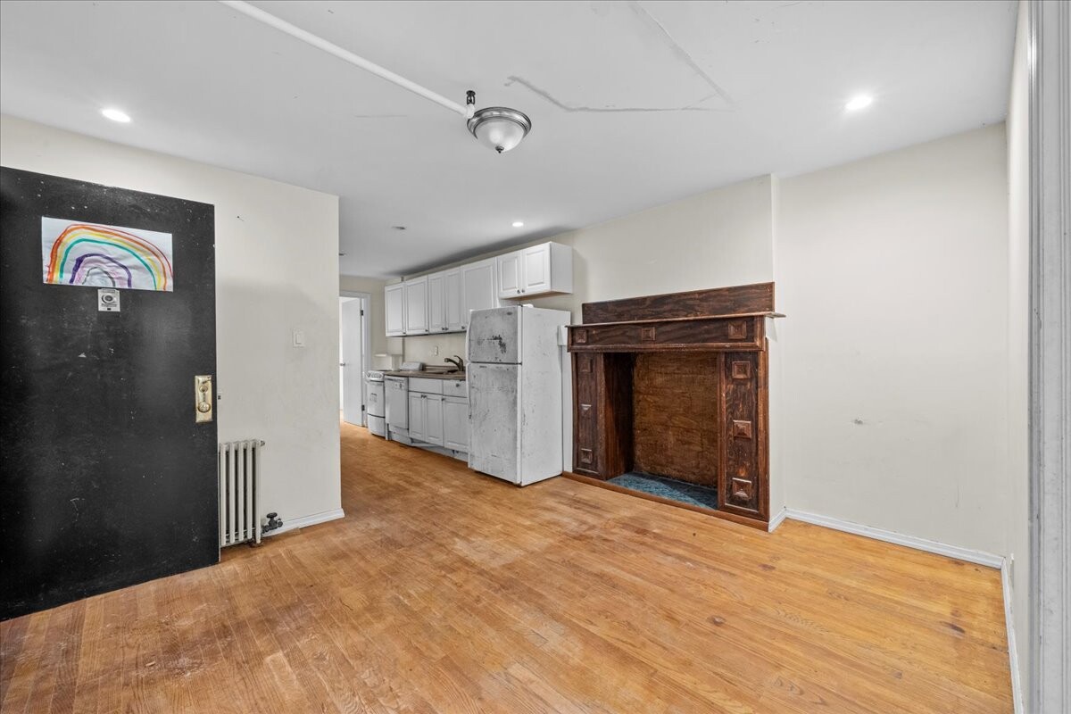 135 ST JAMES Place HSE