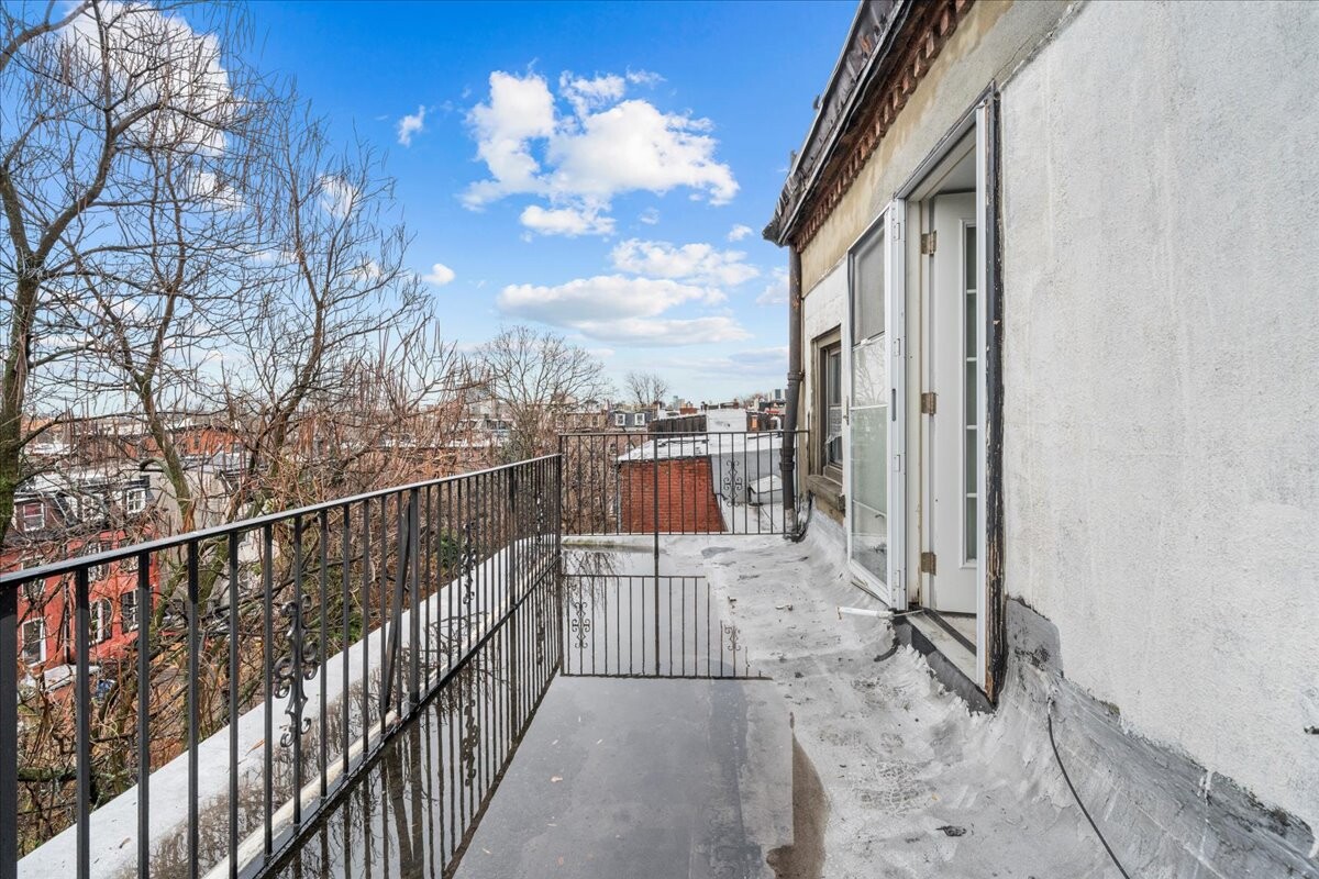 135 ST JAMES Place HSE