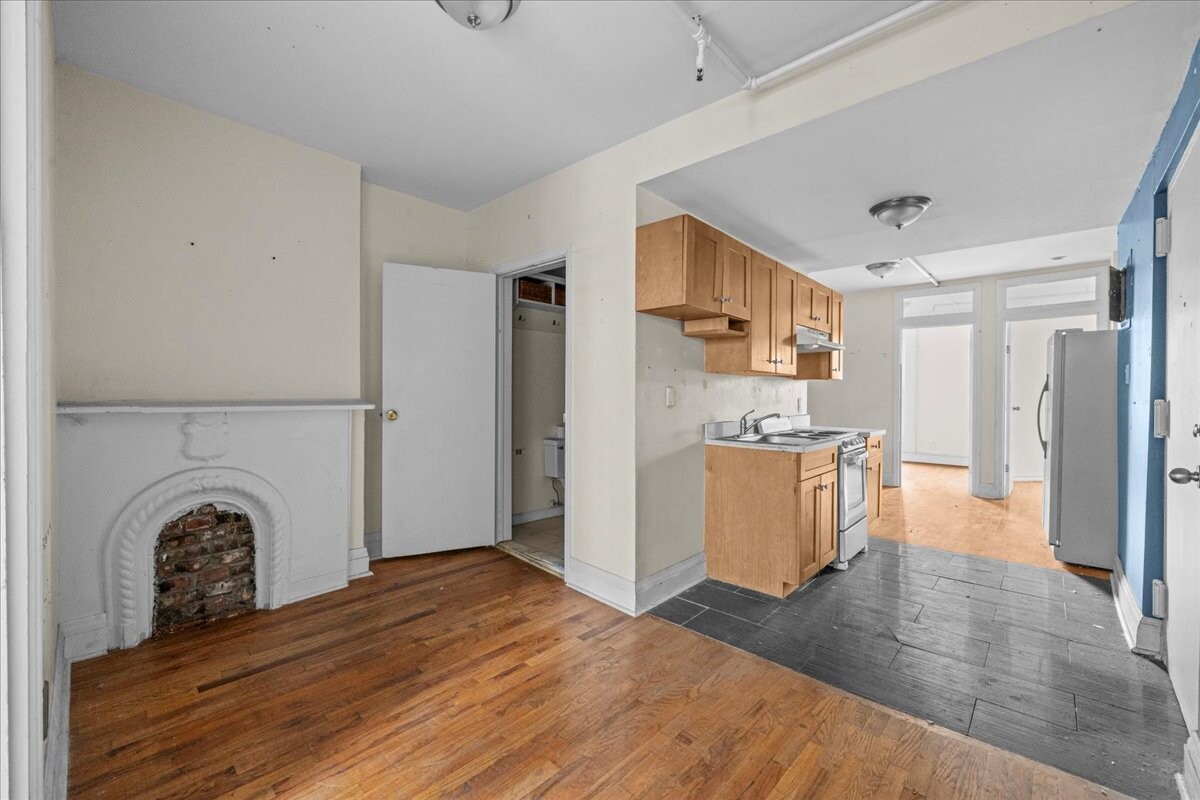 135 ST JAMES Place HSE