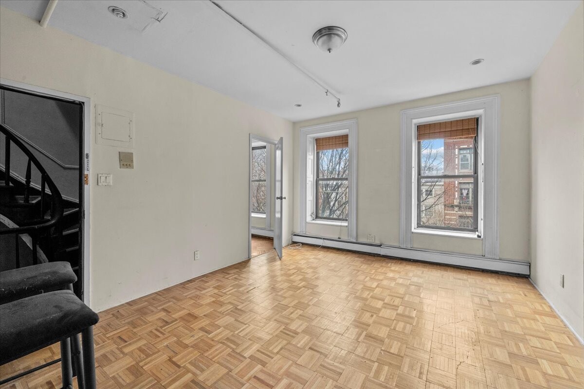 135 ST JAMES Place HSE