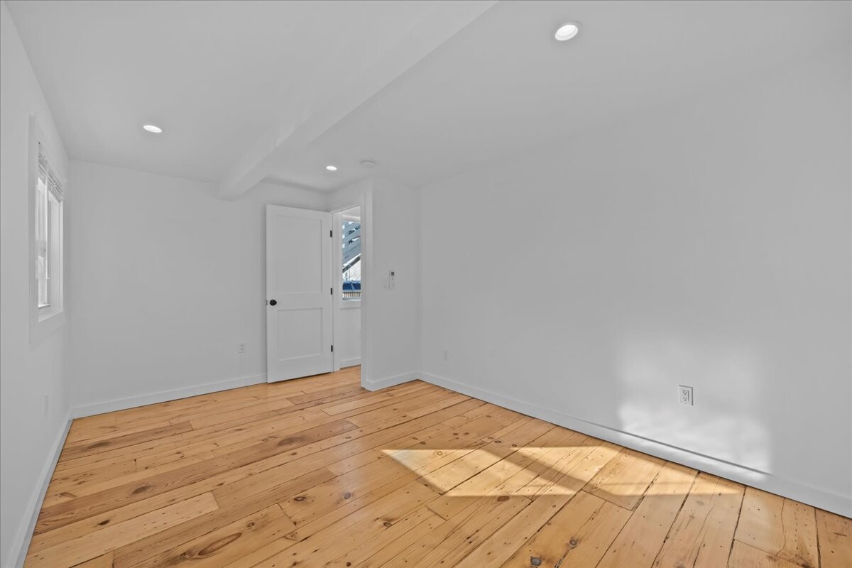 318A BEACH 101ST Street