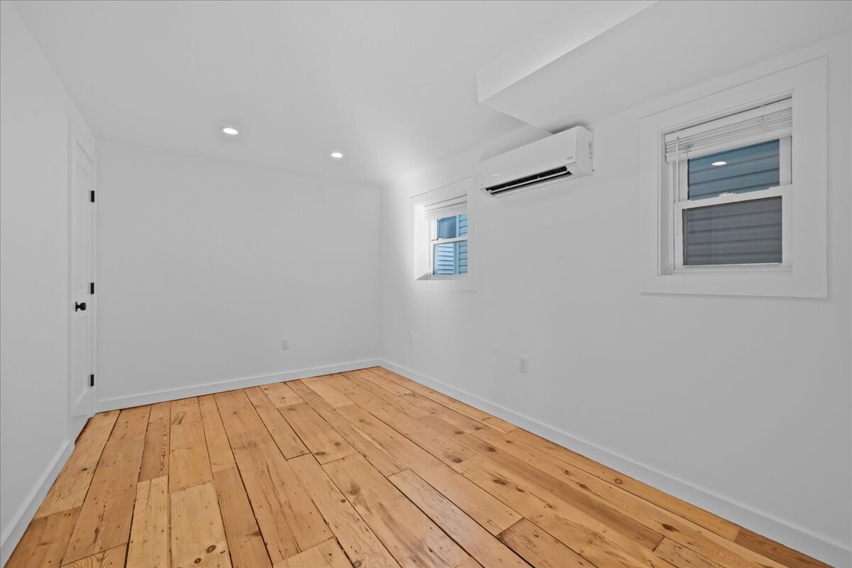 318A BEACH 101ST Street