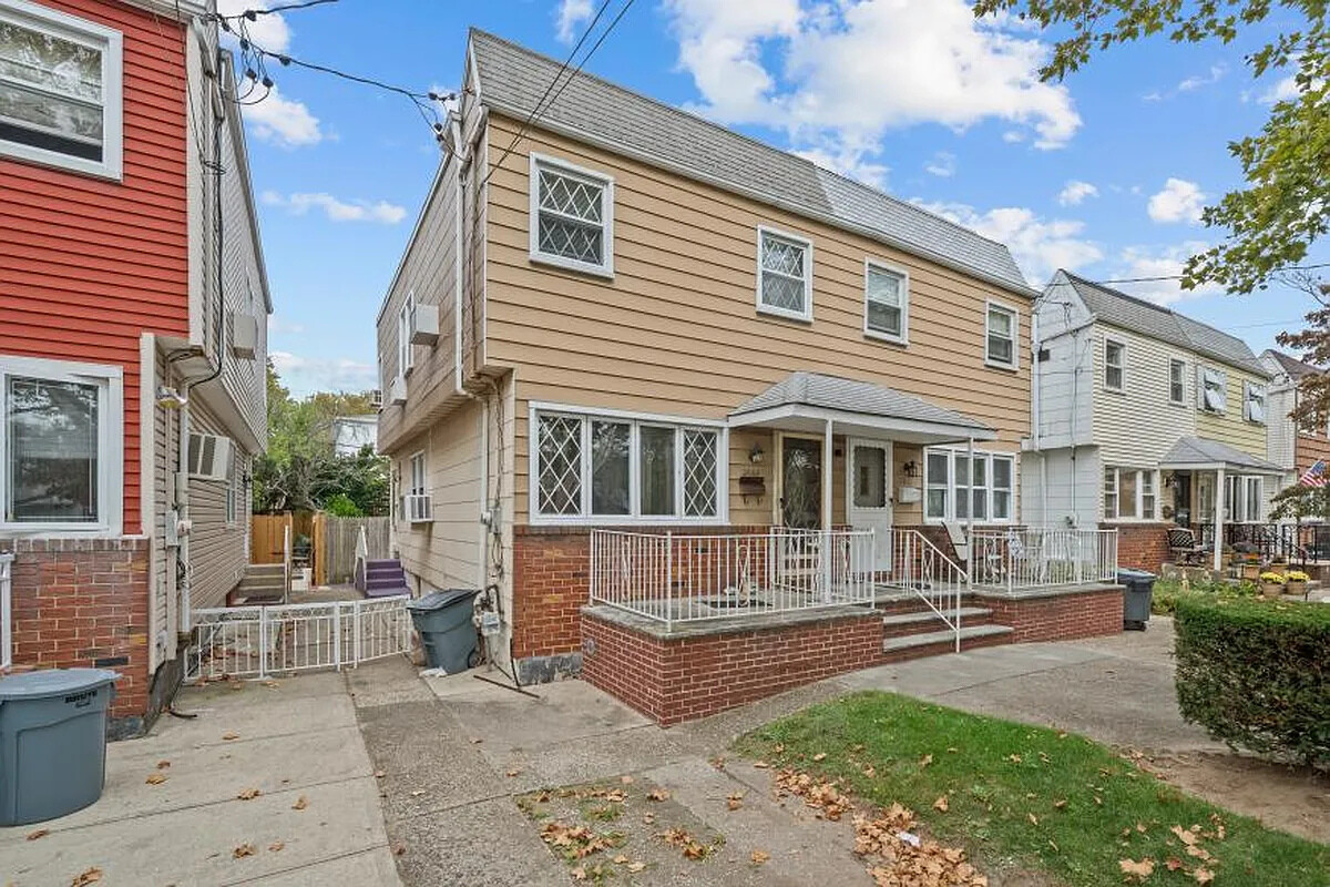 2668 E 63RD Street