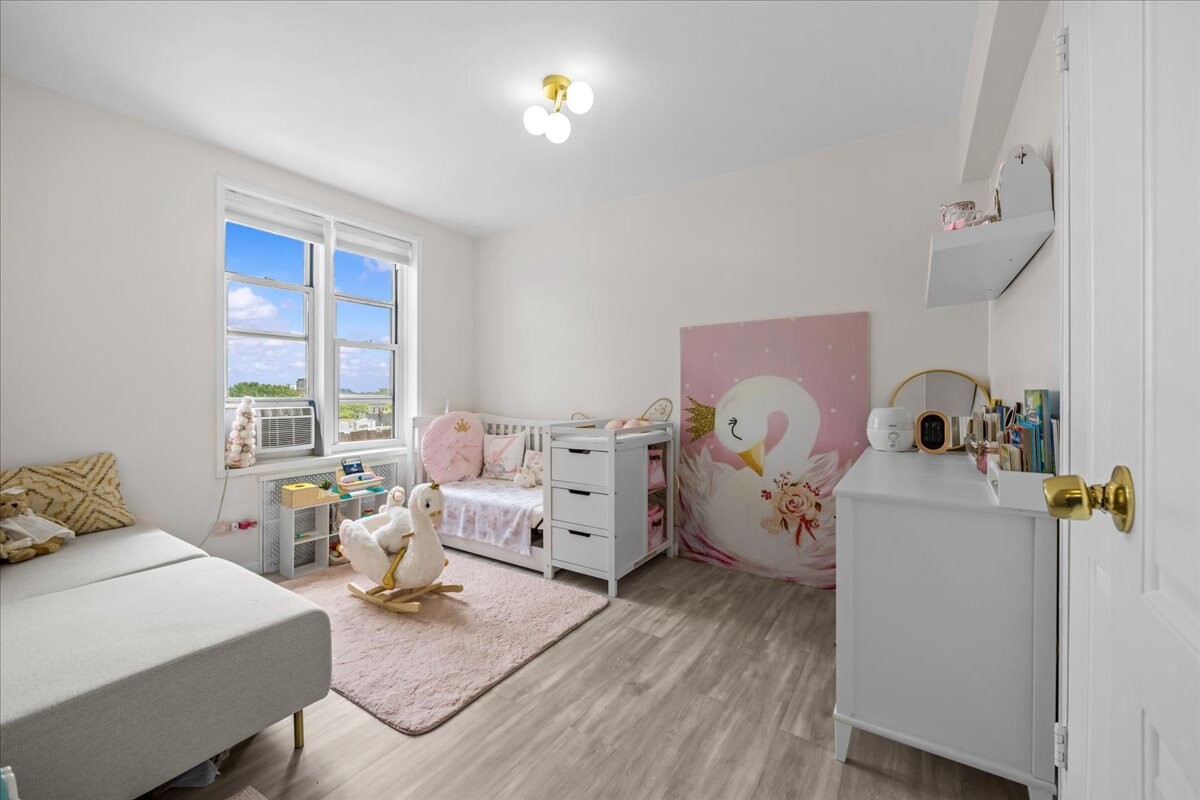 759 E 10TH Street 7H