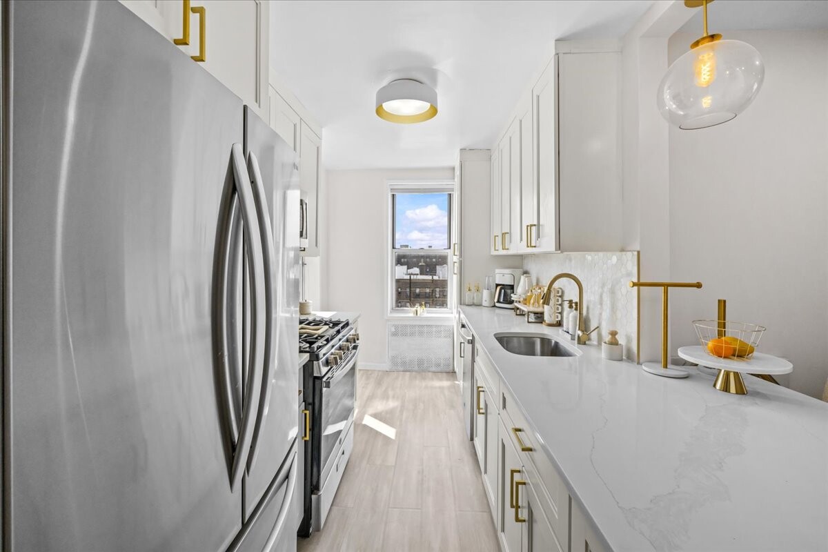 759 E 10TH Street 7H