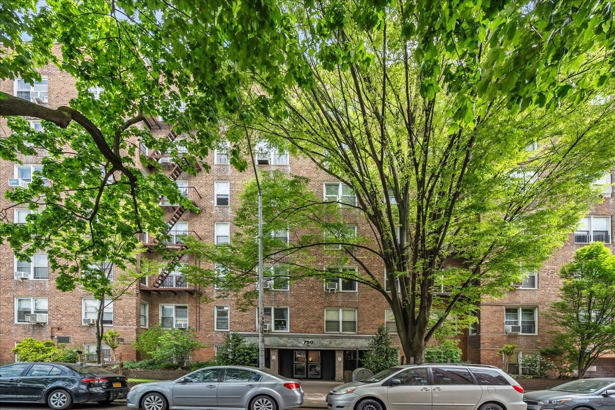 759 E 10TH Street 7H