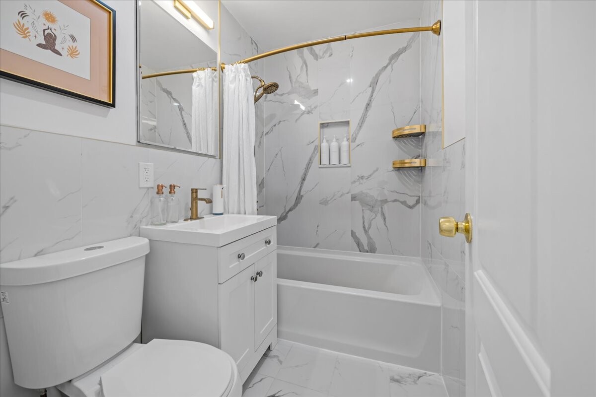 759 E 10TH Street 7H