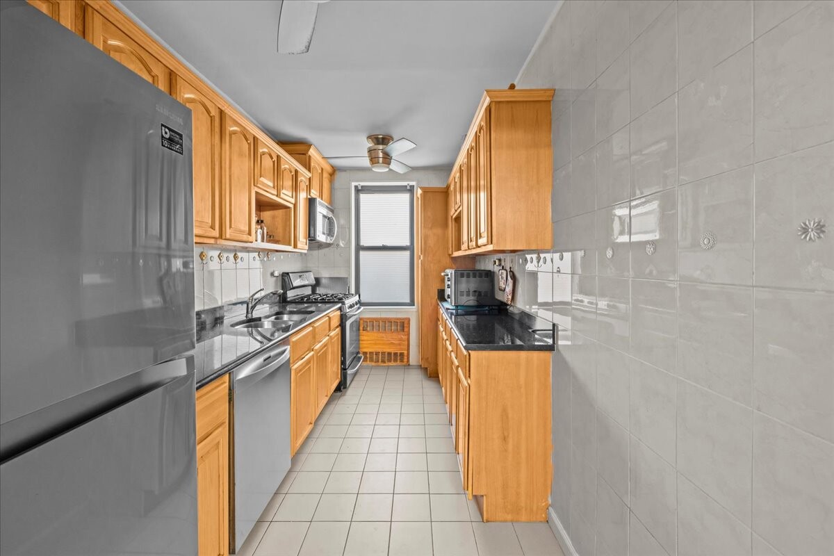 2270 PLUMB 1ST Street 1B