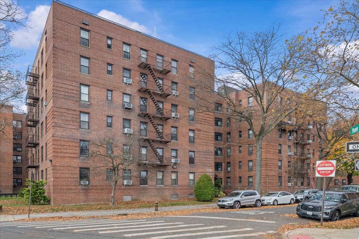 2270 PLUMB 1ST Street 1B