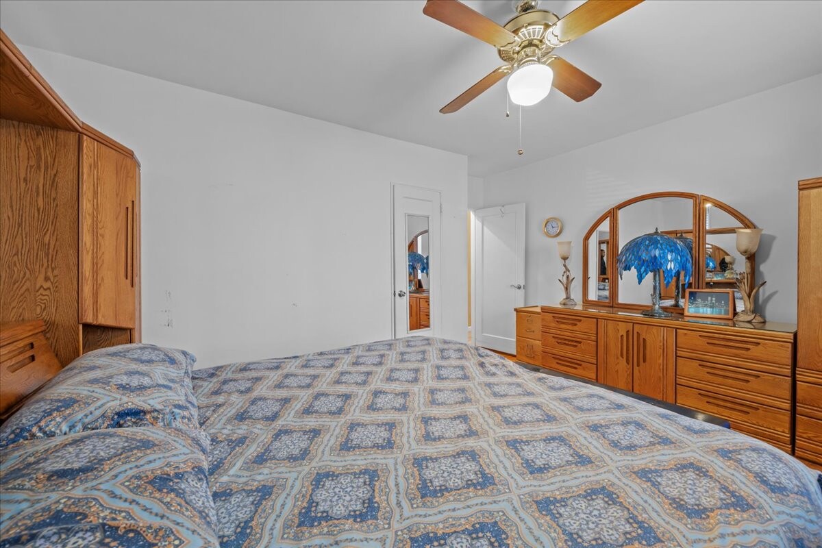 2270 PLUMB 1ST Street 1B