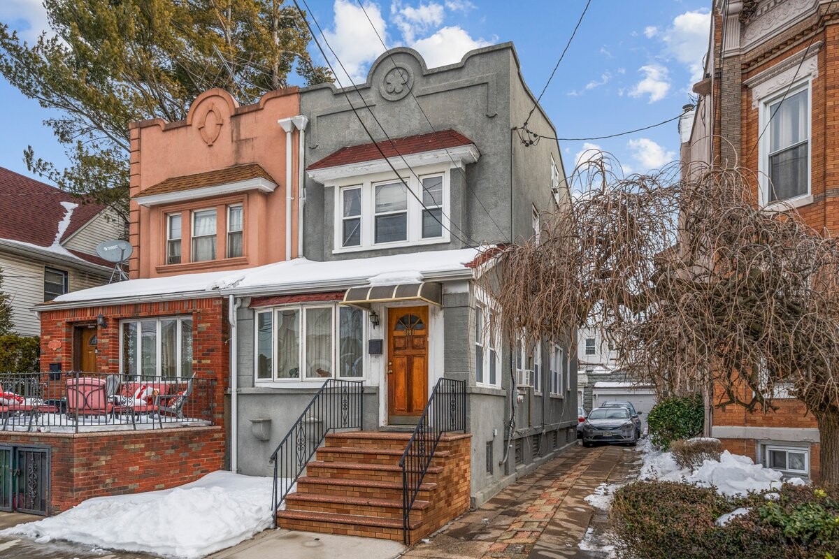2143 SCHENECTADY Avenue
