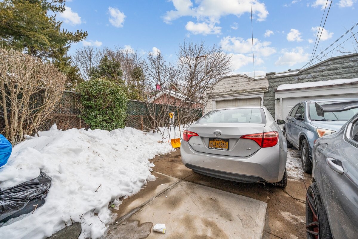 2143 SCHENECTADY Avenue